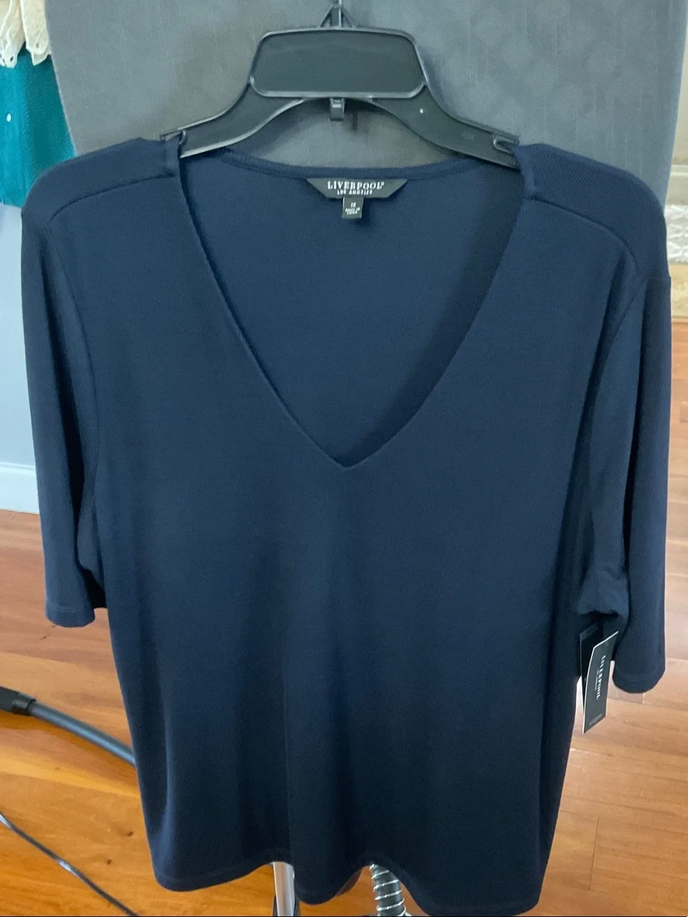 NWT Liverpool Navy V-Neck Double Layer Short Sleeve Top - Size 1X